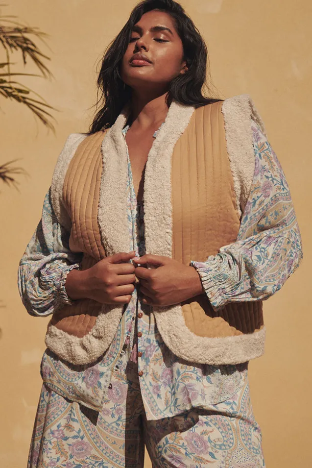 belladonna_reversible_she_5-1.webp Tan Belladonna Reversible Shearling Vest Outlet
