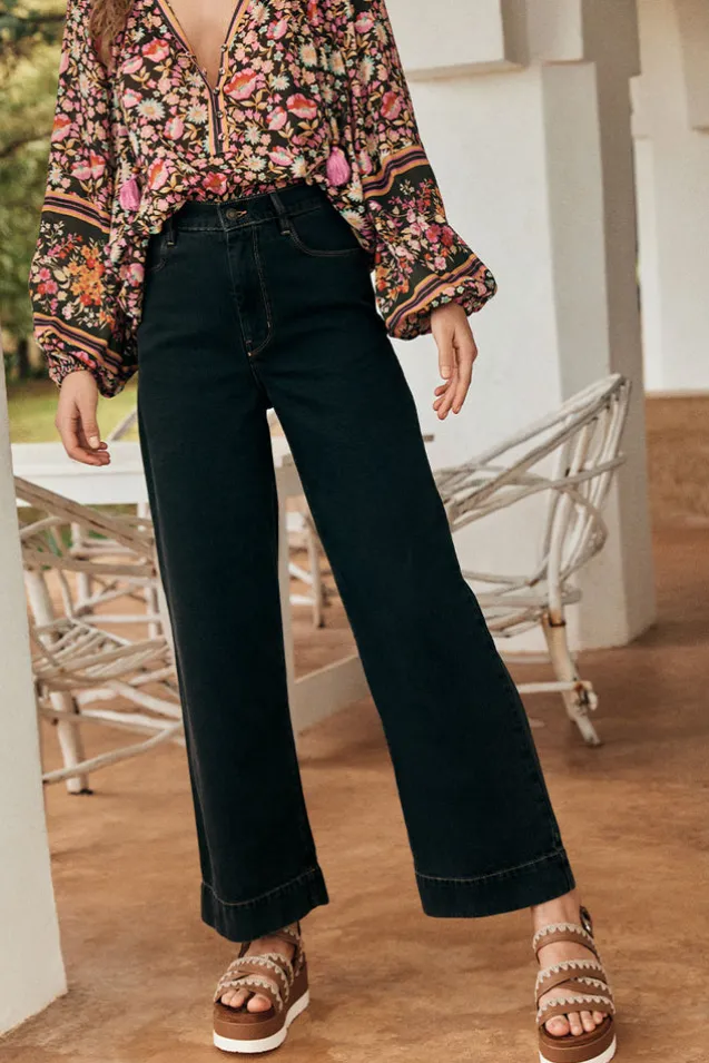 classic_straight_leg_jean_2-1.webp Vintage Black Classic Straight Leg Jean Fashion