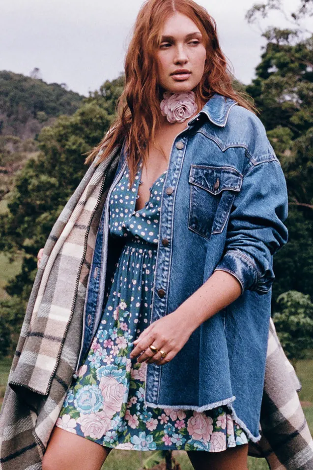 daisy_patchwork_denim_shi_4-2.webp Patchwork Daisy Denim Shirt Outlet