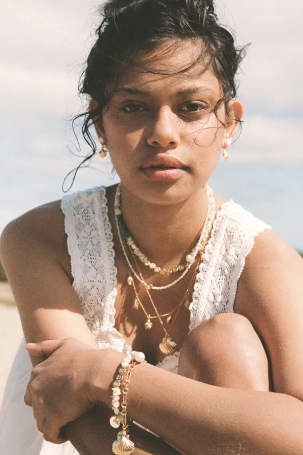 Shell Beach Hibiscus Necklace Flash Sale