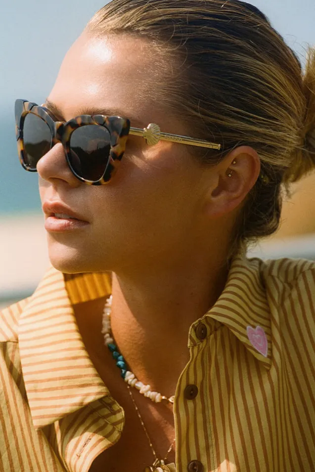 marilyn_with_solid_brown__2.webp Tortoise Marilyn With Solid Brown Lens Cheap