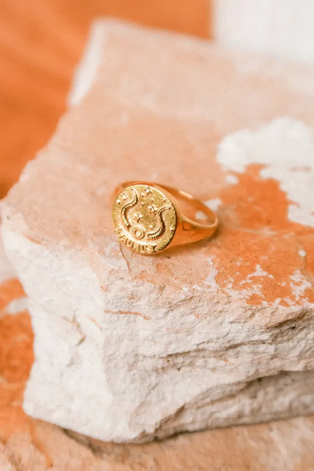 taurus_stargazer_zodiac_r_0-1.webp Gold Taurus Stargazer Zodiac Ring Online